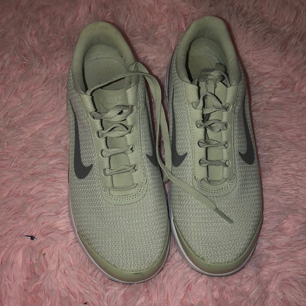 Brand new air max jewell size 6